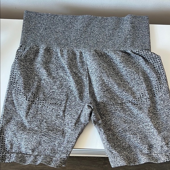 NVGTN Dupe High Waisted Workout Shorts Size Medium - Picture 2 of 3